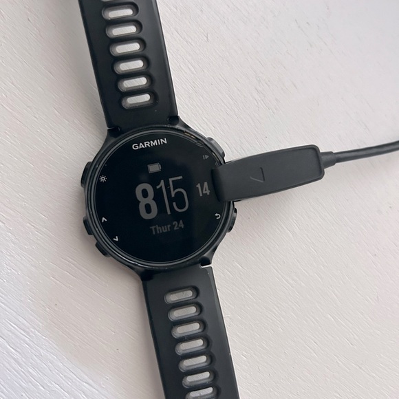 Garmin Forerunner 735XT watch - Picture 2 of 4